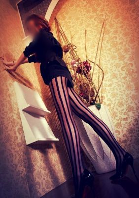 Инна, рост: 164, вес: 50 - шлюха по вызову от 4000 руб. в час