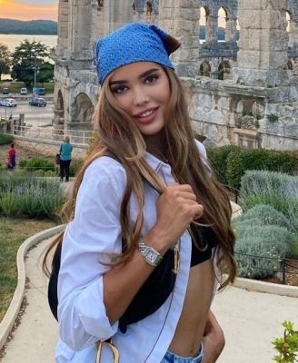 Снять девушку (Даша, рост: 158, вес: 51)