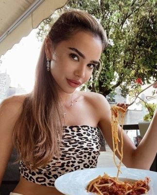 Куртизанка Даша (вес: 51, рост: 158)