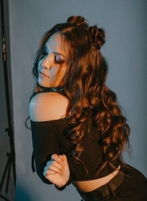 Эскортница София (вес: 43 кг) с большой грудью