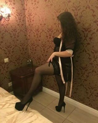 Ната предлагает массаж простаты страпоном, недорого