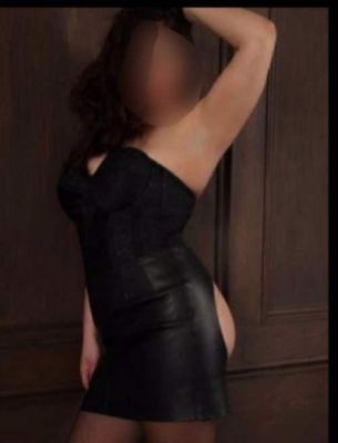 Заказать девушку от 3000 руб. в час (Милена, 21 лет)