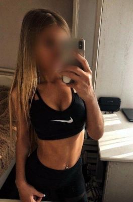 Лиза, 31 лет — минет в машине