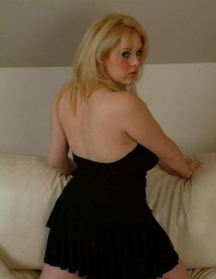 Карина, рост: 164, вес: 58 — проститутка с аналом