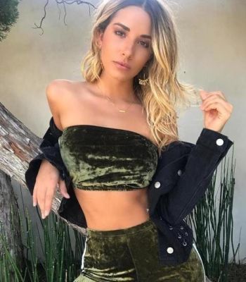 Нелли предлагает массаж простаты страпоном, недорого