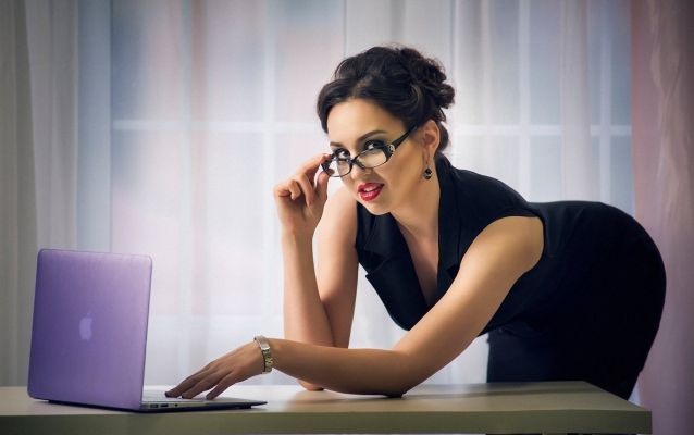 Аня — проститутка с большой грудью