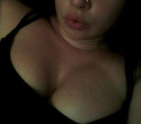 Анжела — проститутка с большой грудью