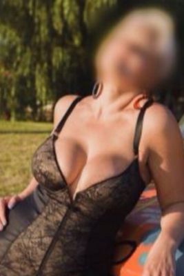 Олеся — проститутка с большой грудью