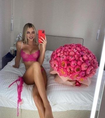 Ева (инди), фото шлюхи