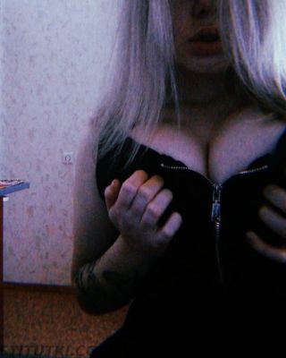 Малибу, 18 лет - госпожа-страпонесса